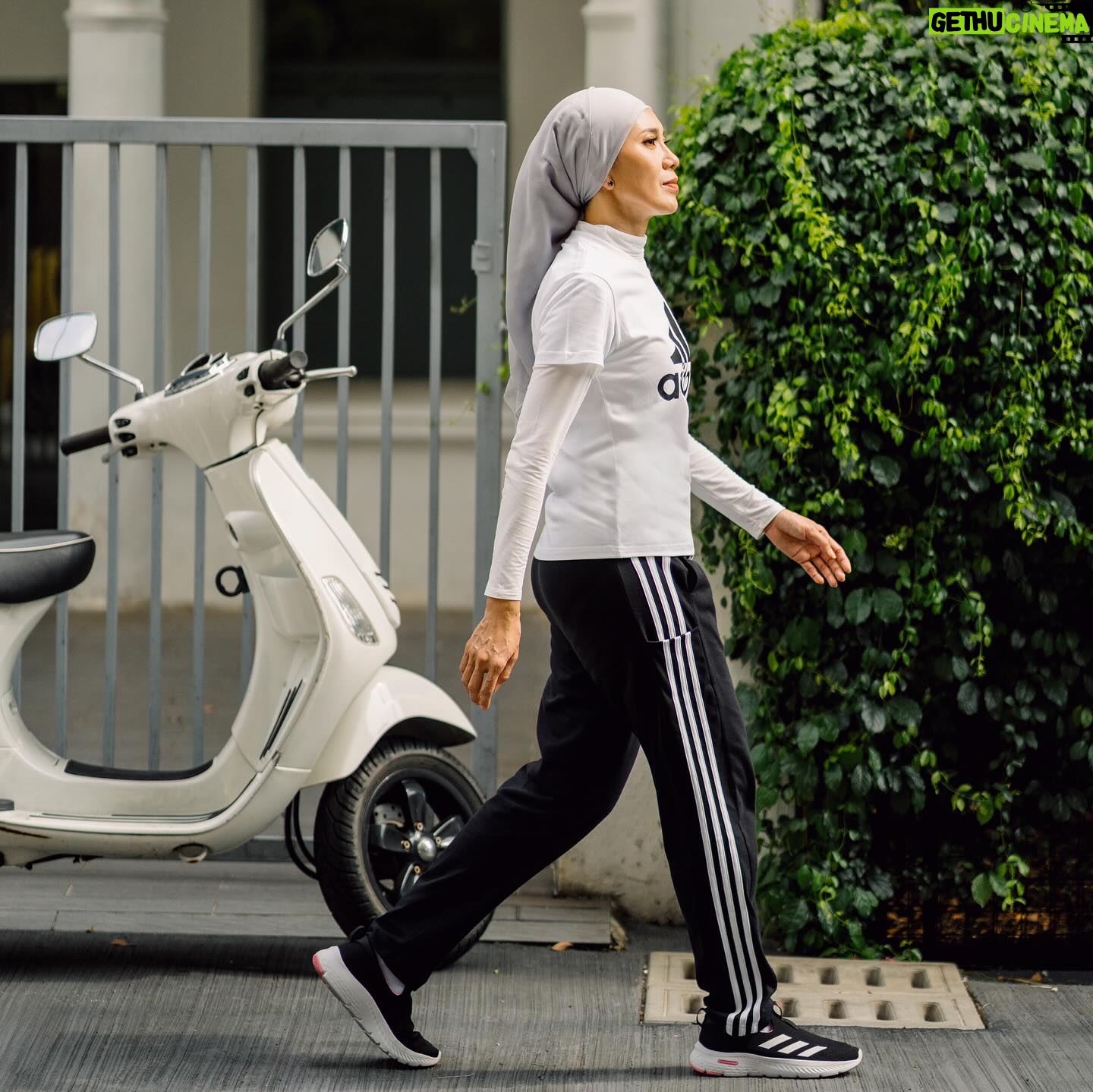 Faizal Hussein - 8.1K Likes - adidas CLOUDFOAM COMFORT
adidas kini mengeluarkan kasut ‘walking range’ yang pertama dan eksklusif hanya di Al-Ikhsan Sports.
Datang dengan teknologi cloud foam yang lembut, memang selesa dan bergaya, sesuai untuk dipakai rutin harian. Dapatkan kasut ini di Al-Ikhsan Sports sekarang!
#adidasMY
#Alikhsansports
@adidasMY
@alikhsansports