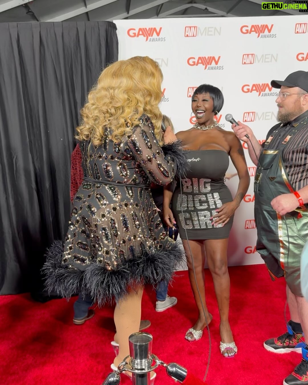 Fantasia Royale Gaga - 13.6K Likes - First year attending the @thegayvn awards and had a blast . Congrats to all the winners 🏆
#WITB #everywhere #fantasiaroyalegaga #queenofthestrip #fyp
Dress 👗 by @nuwa1997_official