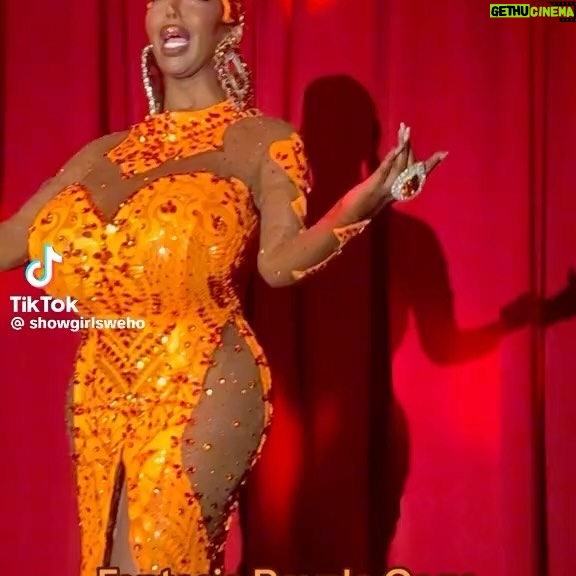 Fantasia Royale Gaga - 3.7K Likes - 🧡🧡🧡🧡🧡
Leave my biscuits alone 😂 I have a feather backpack to go with this so I needed to walk on air 🥴🥴
#WITB ##everywhere #fantasiaroyalegaga #bouletbrothersdragula #showgirl #dragqueen #showgirlsweho