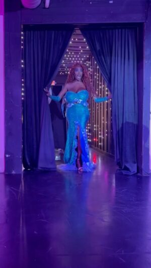 Fantasia Royale Gaga Instagram - 🧜🏾‍♀️ 🧜🏾‍♀️🧜🏾‍♀️🧜🏾‍♀️🧜🏾‍♀️🧜🏾‍♀️🧜🏾‍♀️🧜🏾‍♀️

#WITB #Everywhere #fantasiaroyalegaga #bouletbrothersdragula #showgirl #burlesque #dragqueen #mermaid 

Hair by @kouturekaozhair 
Costume by @thesophiakennedy