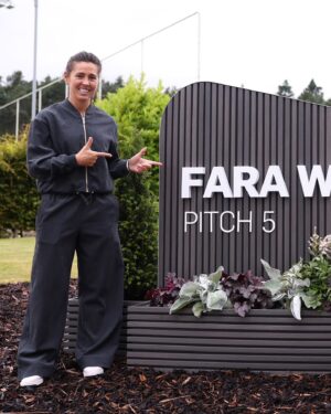 Fara Williams Instagram - ❤️ @fara44