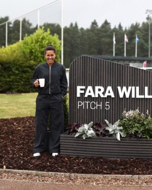 Fara Williams Instagram - A fitting tribute to an England legend. ❤️ 🏴󠁧󠁢󠁥󠁮󠁧󠁿