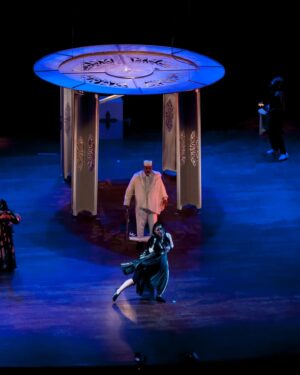 Farid Regragui Instagram - لقطات للممثل فريد الركراكي @farid_regragui_officiel من مسرحية الفيجطة للمخرج أمين ناسور
#photography #theatre_mohamed_5 #theatre #maroc