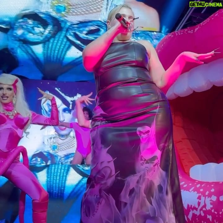Farida Kant - 4.5K Likes - Pink party by @wepartygroup for @muccassassinaofficial
Special guest @bigmamaalmic.
I love my dragpower.
Ph @nicolas_nreal
