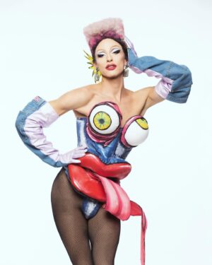 Farida Kant Instagram - Tra moglie e marito non mettere il dito! 
happy Valentine’s Day 💘 

ph: @robertochiovitti 
costume designer : me
wig: me
puppets: me