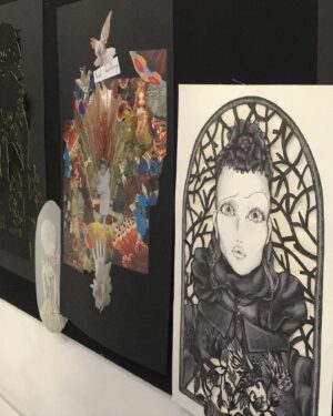 Farida Kant Instagram - Ho deciso di condividere con voi i momenti più emozionati e significativi della mia vita, di mostrarvi ciò che si nasconde dietro il personaggio di Farida facendovi conoscere il mio percorso artistico per avvicinarvi ancora di più a ciò che sono. 

Non avrei mai pensato di arrivare a mostrare una mia creazione a @pppiccioli  direttore creativo della @maisonvalentino  durante l’anno di master all’ @accademiacostumeemoda. 
L’ispirazione del mio abito era mia mamma nella sua fanciullezza. Un abito in cui si incontrano la malinconia e la voglia di rifugiarsi in quella spensieratezza e surrealismo che capita di cercare quando si è bambini. In questo viaggio tengo per mano mia madre bambina.
