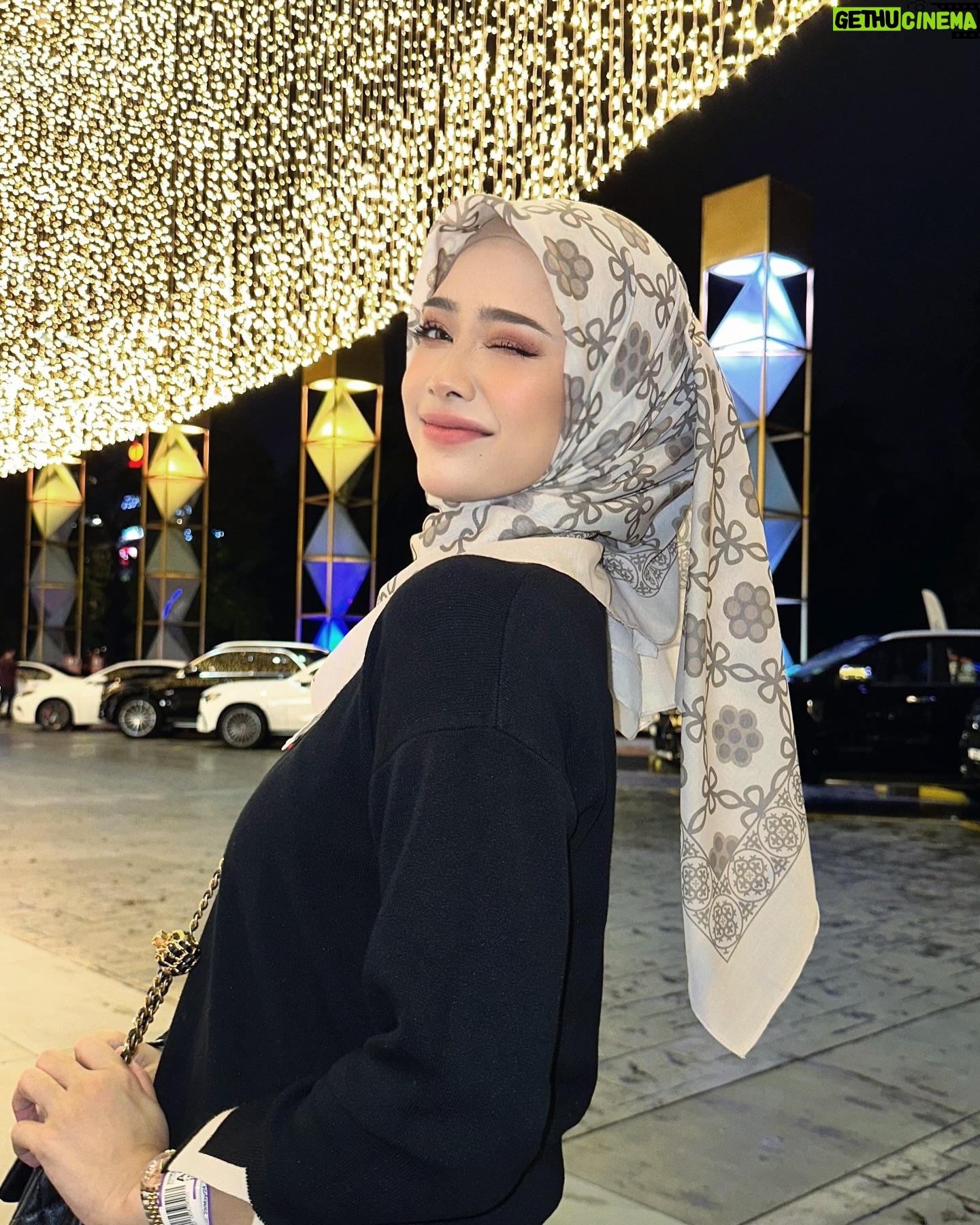 Fatin Afeefa - 58.2K Likes - good to be back
hijab: @roseveltgroup