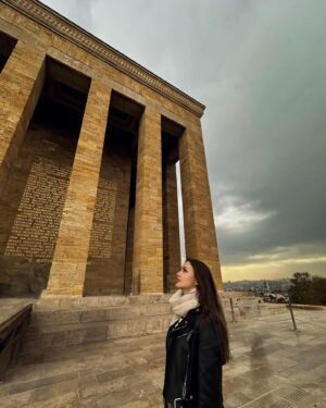 Felicia Sağnak Instagram - Bir gün değil her gün saygı ve sevgi ile 🇹🇷♥️