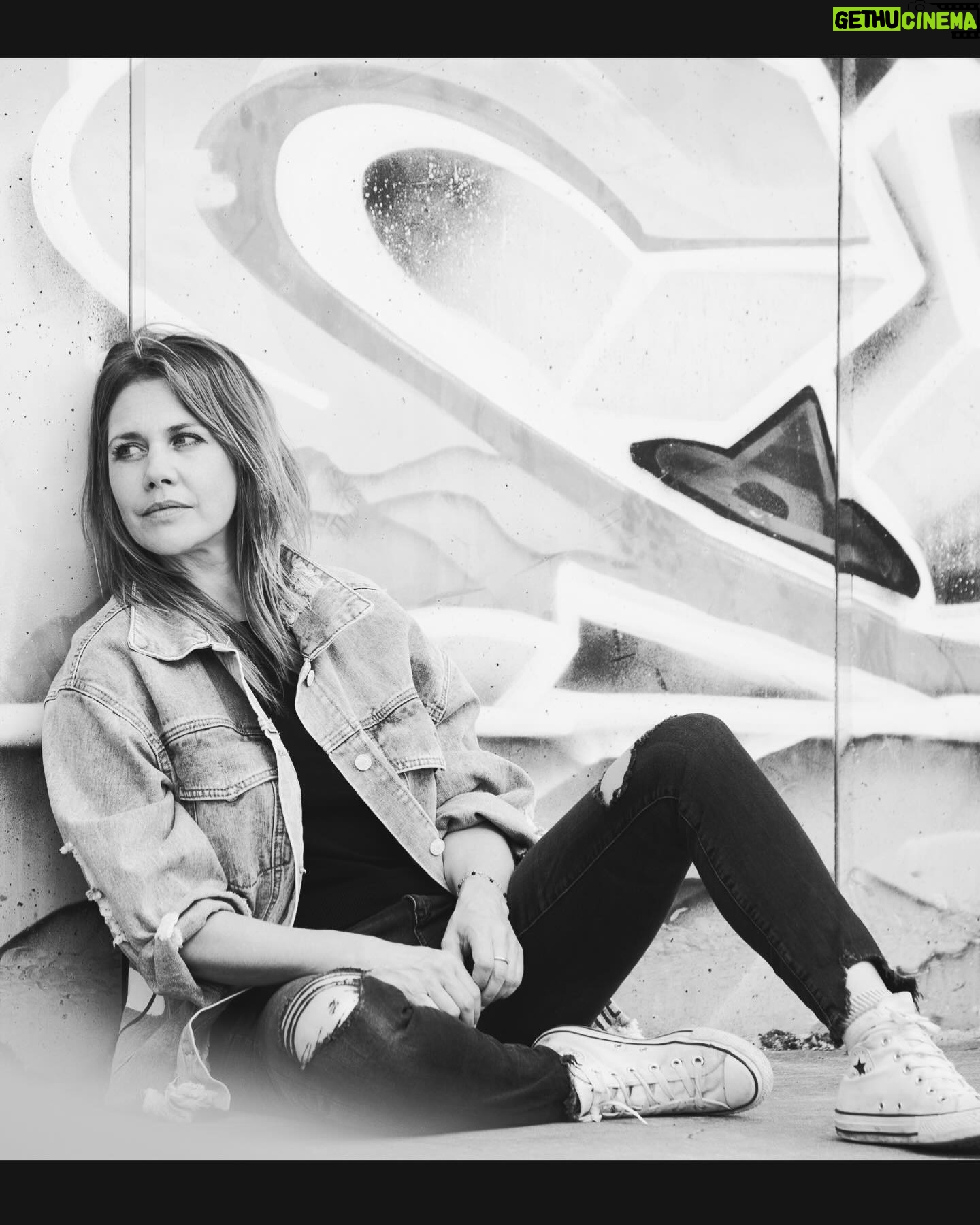 Felicitas Woll - 4.6K Likes - Entspannt zurück lehnen! Abgedreht! „Das dunkle Vermächtnis“ ist für mich beendet. Wann es ausgestrahlt wird, gebe ich dann natürlich bekannt. Danke an alle, vor und hinter der Kamera! Das war ein Ritt! 🎥🎬💪🏻 📸 @christopherkochphotography