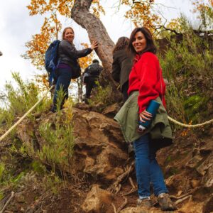 Felipe Braun Instagram - Hoy estrenamos el segundo capítulo de #SobrelaTierra, donde tuvimos el placer de conocer el Maule junto a @lapesebrera_delmaule y mi gran amiga @pazbascuactriz 
Muchísimas gracias por esta aventura que nos sorprendió y descubrió paisajes que no sabíamos que encontraríamos, en un lugar mágico lleno de naturaleza en su máximo esplendor🙌🏽
No se lo pierdan hoy a las 15.30 por @canal_13c !!
Fotos del gran @iamgessyg 
.
.
.
#sobrelatierra #canal13c #naturalezachilena #maule #tricahue #trekkingchile