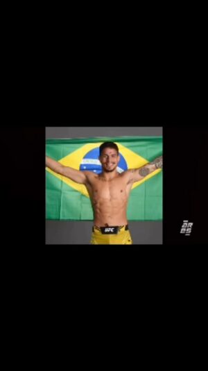 Felipe Colares Instagram - Felipe amava viver, ele dizia que “se realmente existir outras vidas, em todas elas, eu quero vir lutador”. Ele treinou incansavelmente para seu último combate, no @ares_fighting , que foi incrível!
Além do amor pela profissão e pela vida, o sonho dele era ser pai e ele foi o melhor pai do mundo para nosso diamante Rhavi durante os dez meses que passou com ele.
Felipe viveu em 29 anos o que muitos não conseguem viver numa vida inteira. Ele tinha sede em viver, o tempo, para ele, tinha 48h. Ele ganhou o mundo com seu carisma, sua humildade, com a excelência em tudo o que fazia e cativou muitas pessoas por todos os lugares por onde passou. Ele era assim: um anjo na terra. Nosso Pai Celestial precisou que Felipe fosse brilhar lá em cima de novo. 
.
Vídeo @roddy_real para @ares_fighting 
.
Felipe loved to live, he said that “if there really are other lives, in all of them, I want to become a fighter”. He trained tirelessly for his last match, at @ares_fighting, which was amazing!

In addition to his love for the profession and life, his dream was to be a father and he was the best father in the world for our Rhavi diamond during the ten months he spent with him.

Felipe lived in 29 years what many cannot live in a lifetime. He was thirsty to live, time, for him, was 48 hours. He won the world with his charisma, his humility, with excellence in everything he did and captivated many people everywhere he went. He was like this: an angel on earth. Our Heavenly Father needed Felipe to shine up there again.
@Roddy_real video for @ares_fighting