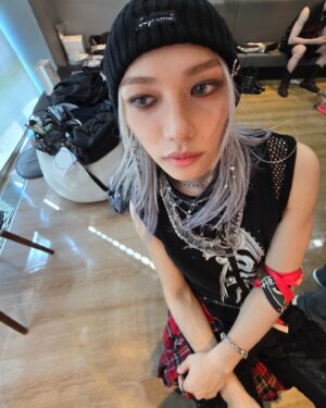Felix Instagram - 🔫💥💙🧡🩶
#felix #straykids #stay #chkchkboom