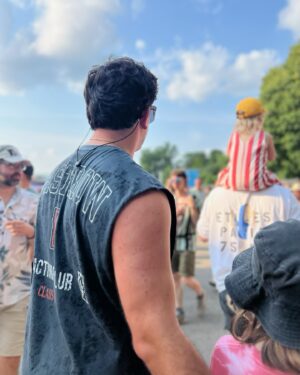 Félix-Antoine Tremblay Instagram - Ah oui pis moi Osheaga cette année, c’était ça 🩶