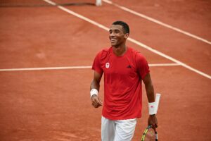 Félix Auger Aliassime Instagram - The dream remains alive 😤❤️ No holding back now 🇨🇦
Semis bound…

📸: Julian Finney | ITF images via Dubreuil/Kopatsch/Zimmer’
