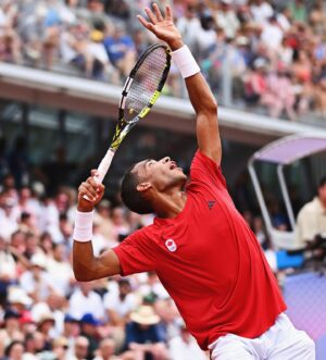 Félix Auger Aliassime Instagram - QF MOOD 😆🙌🏽
The climb continues…ALLEZ 🇨🇦

📷ITF images via Dubreuil/Kopatsch/Zimmer