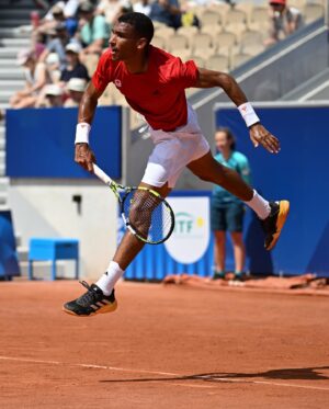 Félix Auger Aliassime Instagram - Passion and pride 🇨🇦❤️‍🔥
R16🔜

#olympics2024 

📸: Clive Brunskill | ITF images via Dubreuil/Kopatsch/Zimmer’