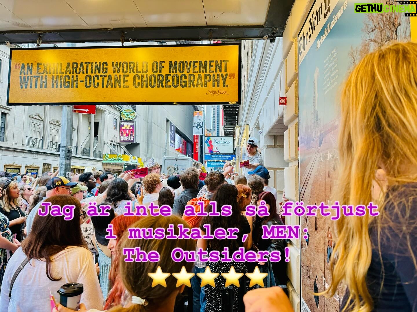 Felix Herngren - 3.6K Likes - Älskar att resa med barnen. NYC denna gång med Iris och Lisa.