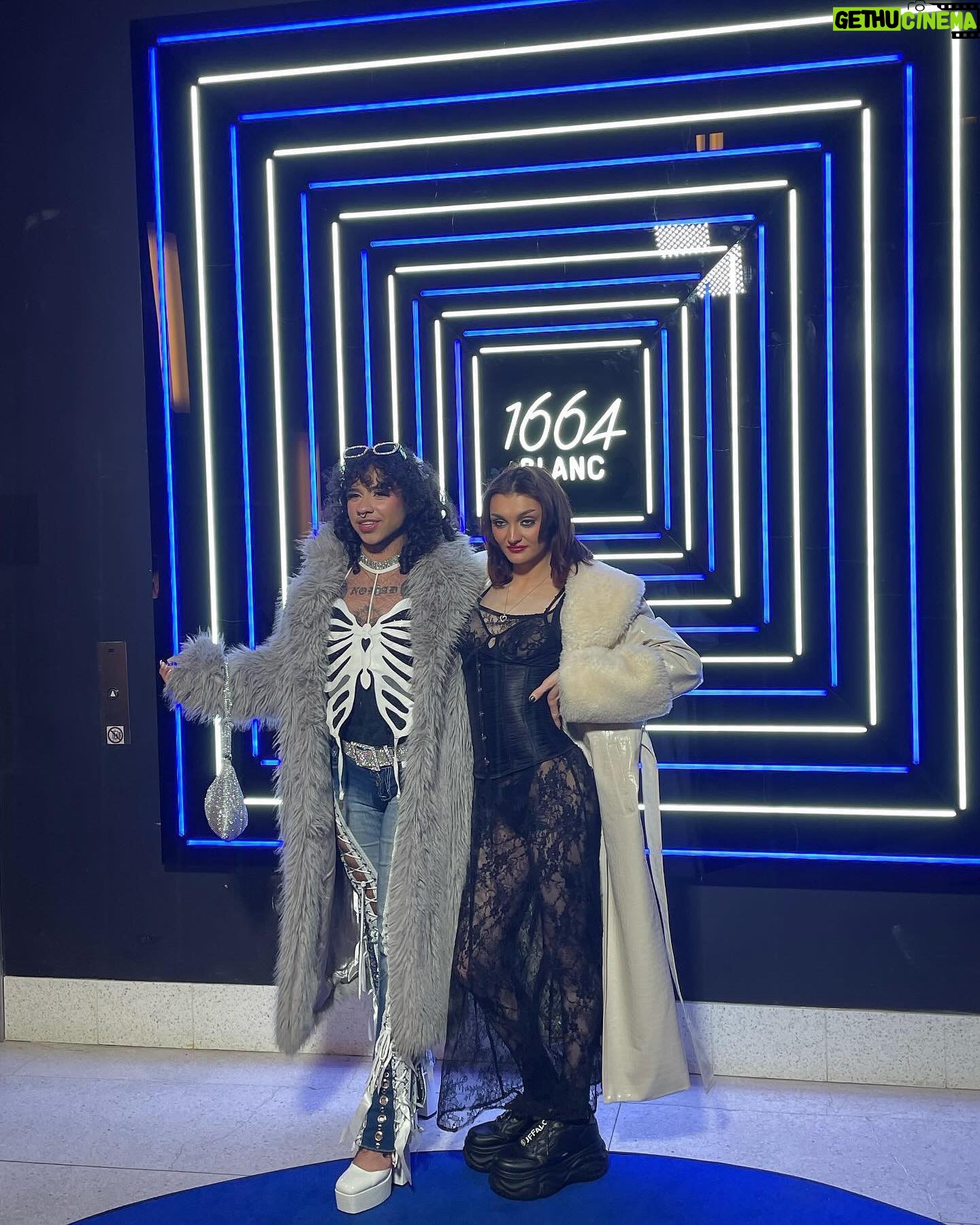 Felix Mufti - 2.9K Likes - @britishfashioncouncil launch for @londonfashionweek at @theofficialselfridges 💘
photos by @danniijophotography
styled by @pretending2besomeone
makeup by @katieamelia_makeup
pr @dawnmasoninc