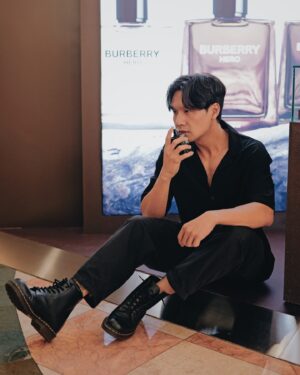 Fendy Chow Instagram - Love at first smell with this Burberry Hero Parfum ❤️
@luxasia.idn