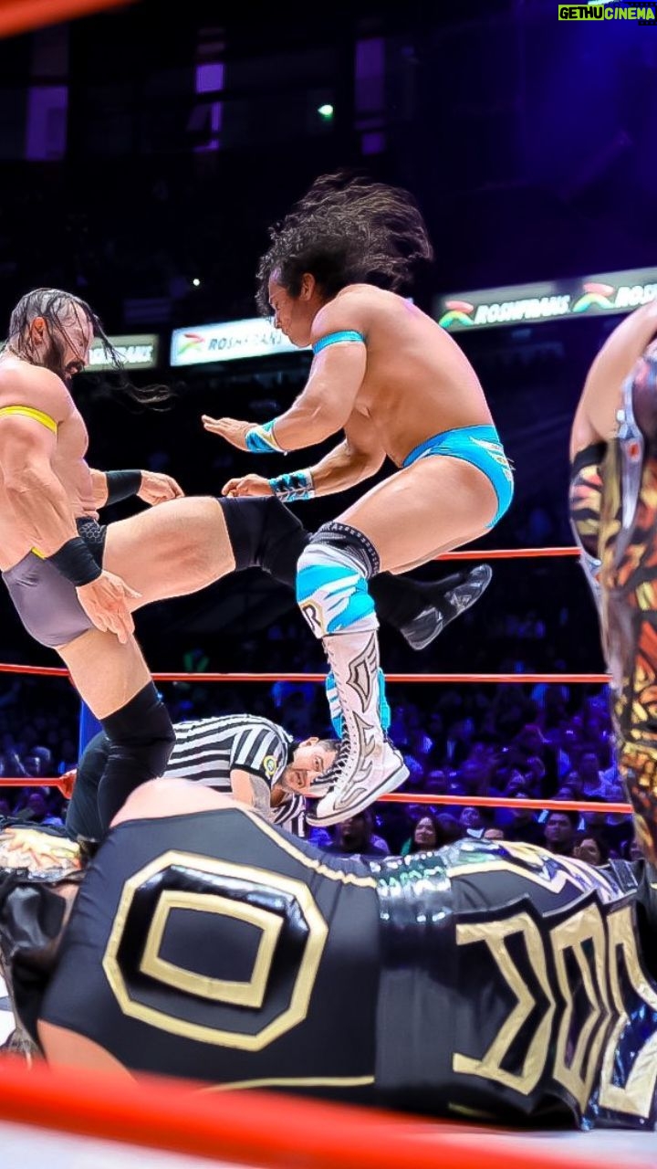 Fénix - 2.9K Likes - ¡PAC se vuelve loco y se lleva la descalificación junto a Los LuchaBrothers! El equipo del CMLL ha triunfado por la vía de la descalificación
📺 revive el #ViernesEspectacularCMLL para miembros “Campeón Mundial” y “Leyenda” del canal ⇒ https://www.youtube.com/channel/UC3lOpKjW4_j4PGXWLNTt4iQ/join