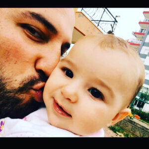 Ferit Aktuğ Instagram - Yeğen ❤️🧡💛💚💙💜 Defne