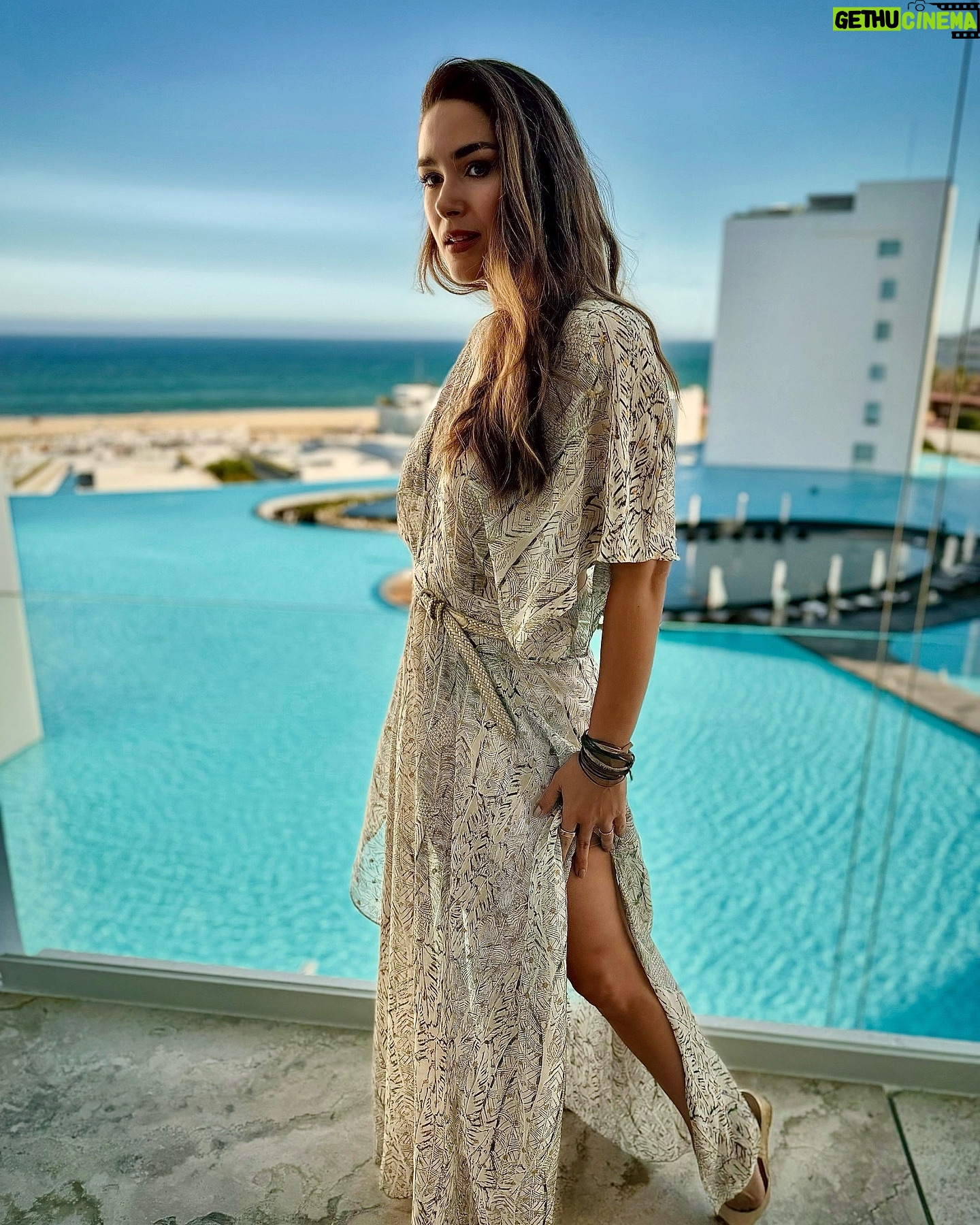 Fernanda Machado - 4K Likes - Eu tava precisando recarregar as energias…
Meu copo tava meio vazio nos últimos tempos, nós mulheres cuidamos tanto de todos ao nosso redor, e acabamos esquecendo de nós mesmas.
Mães, mulheres, o autocuidado é necessário e indispensável, sei que é praticamente impossível quando não temos uma vila e uma rede de apoio ao nosso redor. O que é o meu caso, morando longe da família, mas estou tentando me cuidar, pelo menos 1 vez por ano, quando meus pais nos visitam.
Foi muito bom cuidar de mim um pouquinho, obrigada meu amor por me obrigar a fazer isso, obrigada mami e papi por me ajudarem sempre que preciso. Amo vocês! ♥️
#breakmuchneeded #quemcuidadasmaes?
#maternidade #autocuidado
#rededeapoio #fillingmycup
#selfcareisnotselfish #motherhood
#mecuidandoumpouquinho