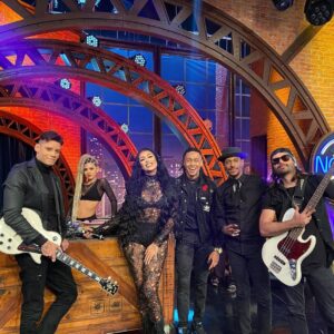 Fernanda Medrado Instagram - 🤟🏻 eu e meus colegas de trabalho 
 Que dia FOD@ @sbt  @sbtthenoite 

 Com brother  @thiagolarenttes ❤️