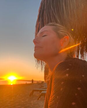 Fernanda Serrano Instagram - Um final de dia de sol bonito! #diadesol #ferias #lastdaysofsummer photoshooting by @teresa_mesquita_remax