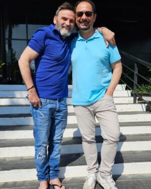 Fernando Tejero Instagram - Buenísimo como persona ,Buenísimo actor,Buenísimo compañero
Tres B para este ser tan necesario @jordisanchez_actor ❤️❤️❤️❤️❤️