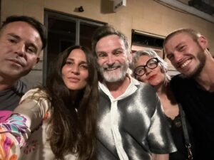 Fernando Tejero Instagram - Amigos, lo mejor de la vida…..La familia escogida 
@hugarey @perucha63 @nachojarag @_luishernandez30 @fernando_tejero y mi hermano del alma @_danimartin_ que se acababa de ir
Más veces…Más encuentros ❤️🙌🏻❤️😍