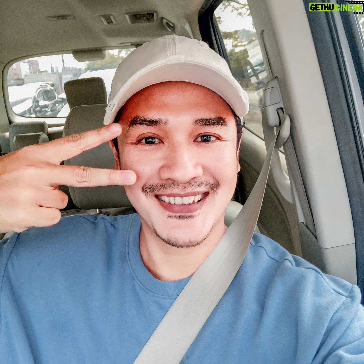Ferry Ixel - 338 Likes - "Kedamaian dimulai dengan senyuman."😁😁