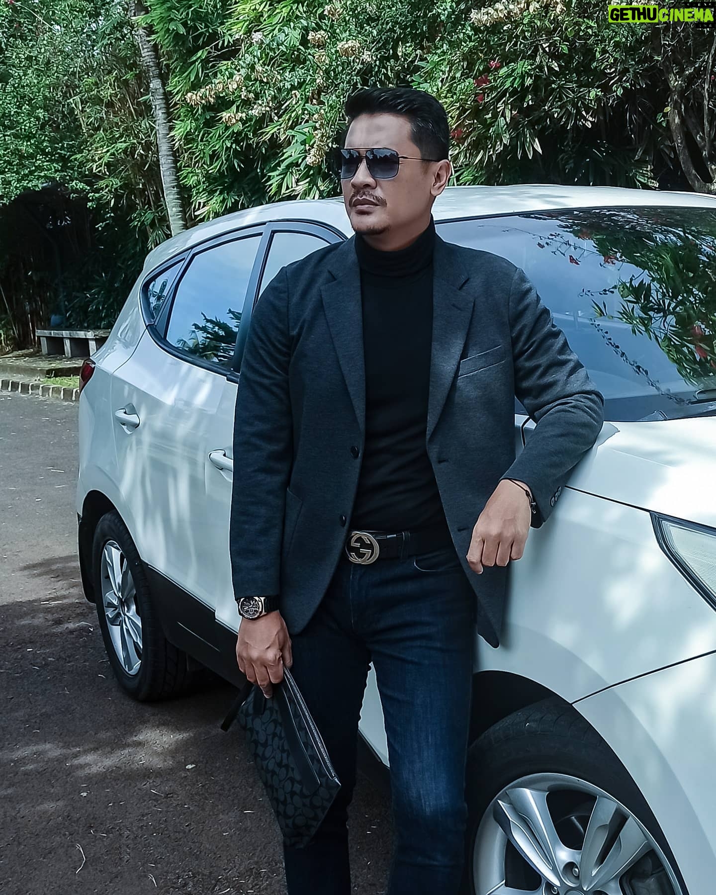 Ferry Ixel - 1.1K Likes - "Jika kamu melihat apa yang kamu miliki dalam hidup, kamu akan selalu memiliki lebih banyak. Jika kamu melihat apa yang tidak kamu miliki dalam hidup, kamu tidak akan pernah merasa cukup." ☺🙏