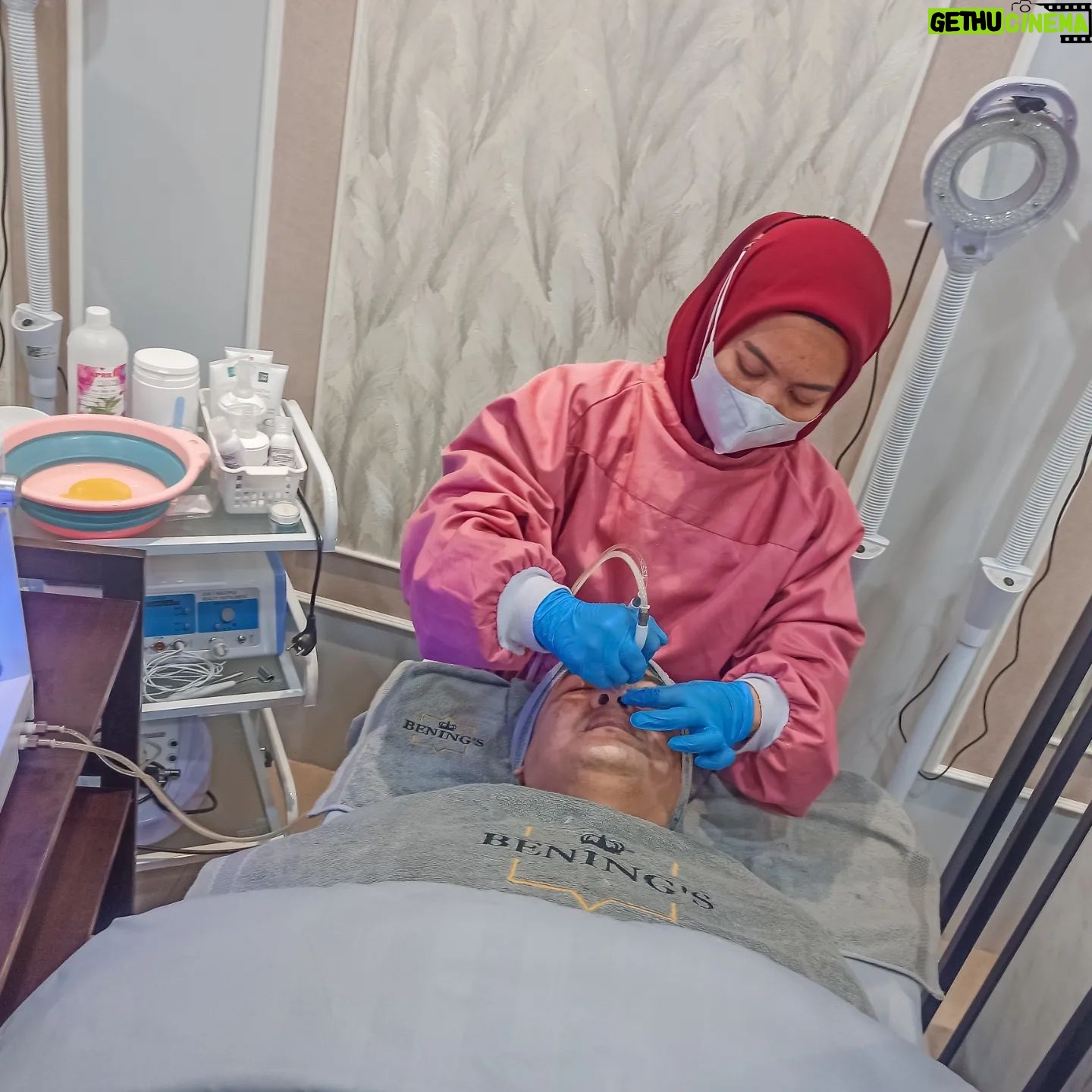 Ferry Ixel - 331 Likes - Selamat menunaikan ibadah puasa buat sahabat2 yg mejalankannya☺🙏
Persiapan mudik lebaran perawatan dulu di BENING'S.. Biar makin OK☺☺
@beningsclinic_pik
@dr.okypratamaa
@mr_ceremony6
@septiwulan.28