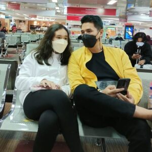 Ferry Ixel Instagram - Dimana saja, kapan saja harus pakai masker, ini baru sedikit nikmat kita di ambil.. Kita harus selalu sadar dan mendekatkan diri sama yg memberi kita hidup😌. Semoga kita semua selalu di berikan kesehatan dan Corona cepat berlalu.