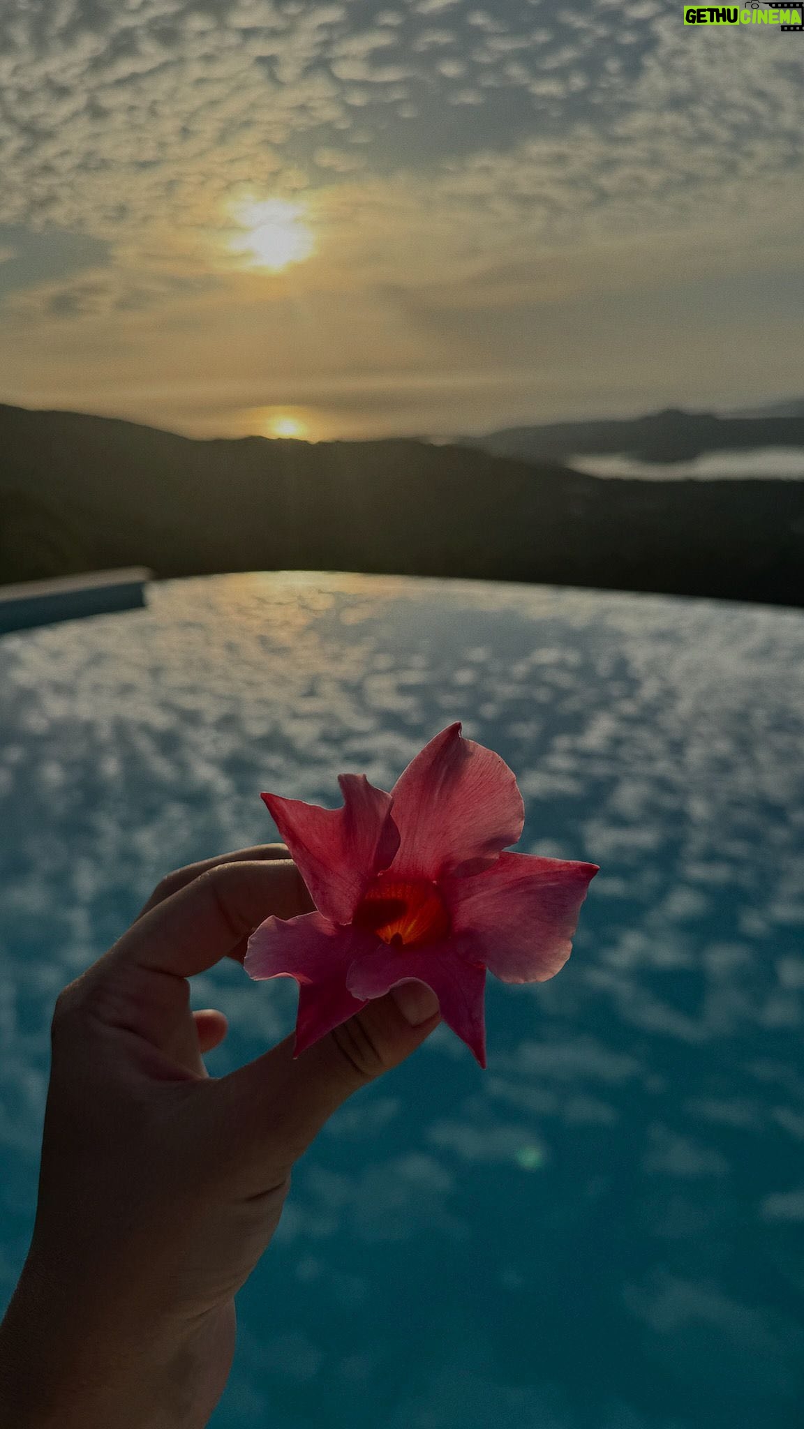Fidji Ruiz - 77.5K Likes - Serenity and summer <<< 🤍