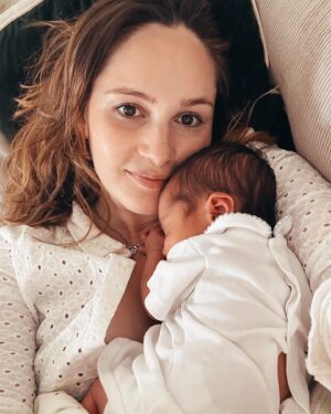 Filipa Maló Franco Instagram - O colo é o habitat natural do bebé