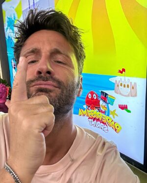 Filippo Bisciglia Instagram - … faccia da ULTIMA PUNTATA, molto simile a quella della penultima … 😜 Buona visione a tutti … 🔥🌴 #temptationisland #mediaset #paperissimasprint #noiconvoi #voiconnoi