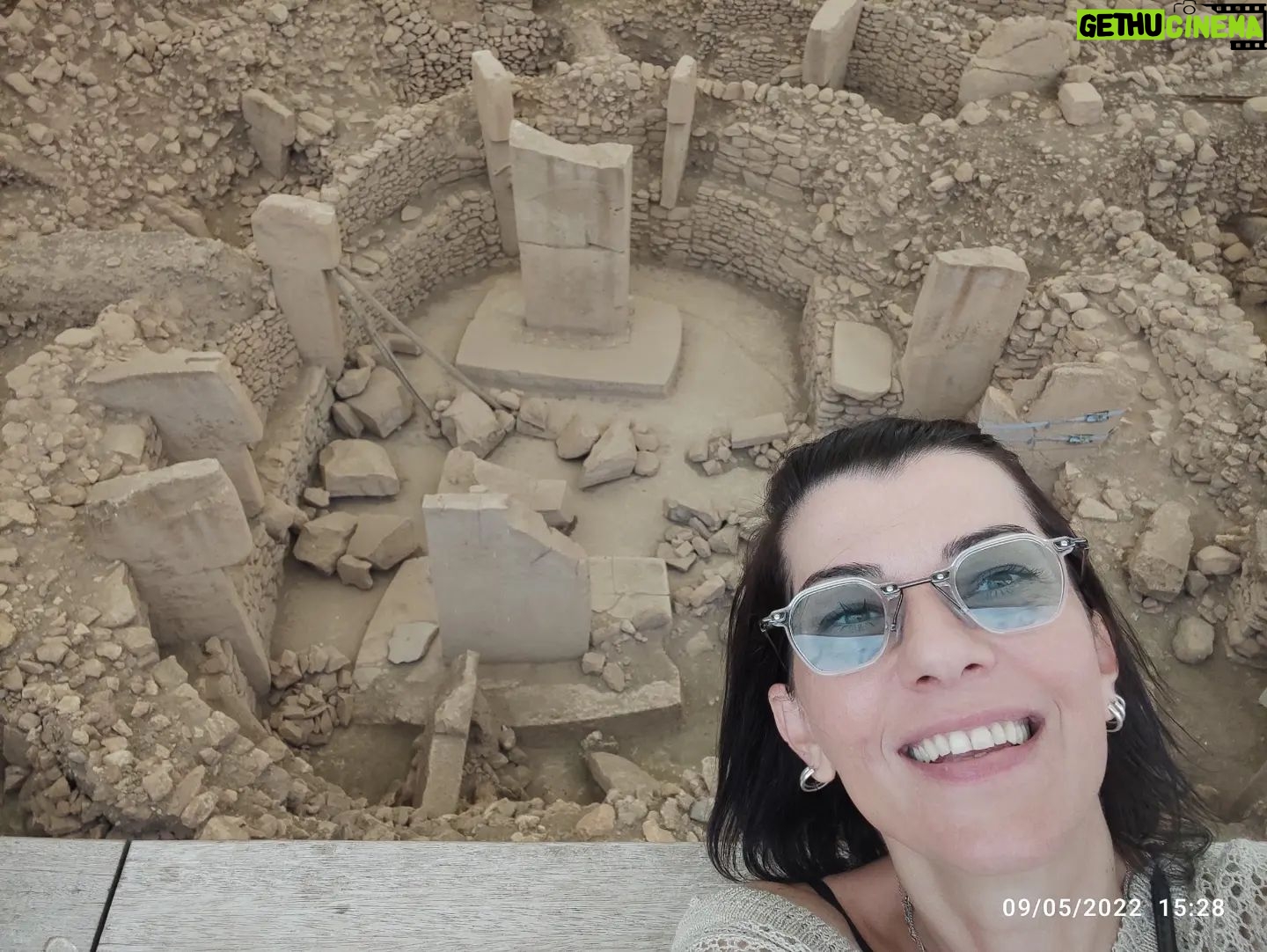 Filiz Ahmet - 6.9K Likes - Same place...same date...2nd time in a row at zero point in time 💫 #göbeklitepe #dünyanın0noktası