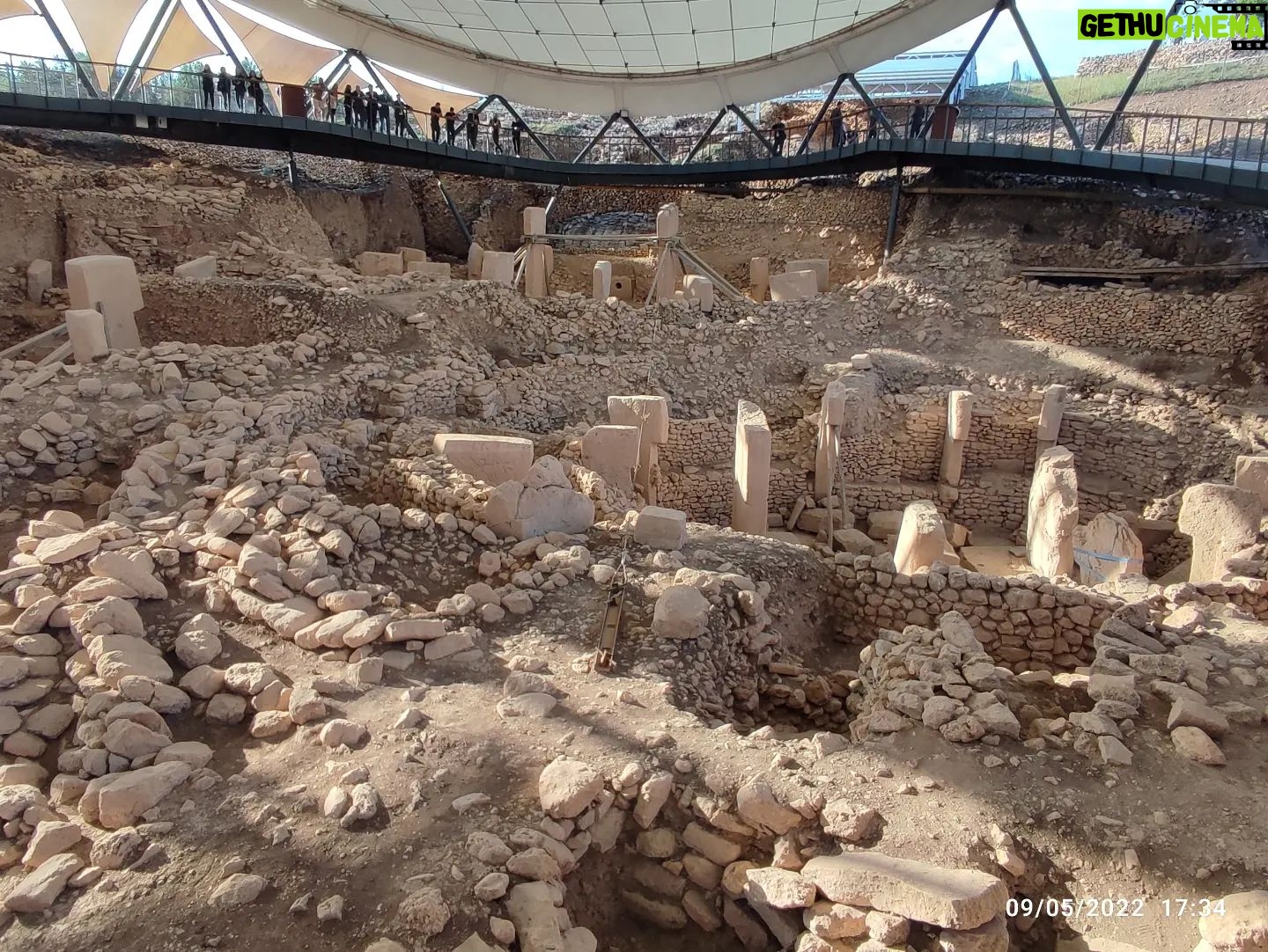 Filiz Ahmet - 6.9K Likes - Same place...same date...2nd time in a row at zero point in time 💫 #göbeklitepe #dünyanın0noktası