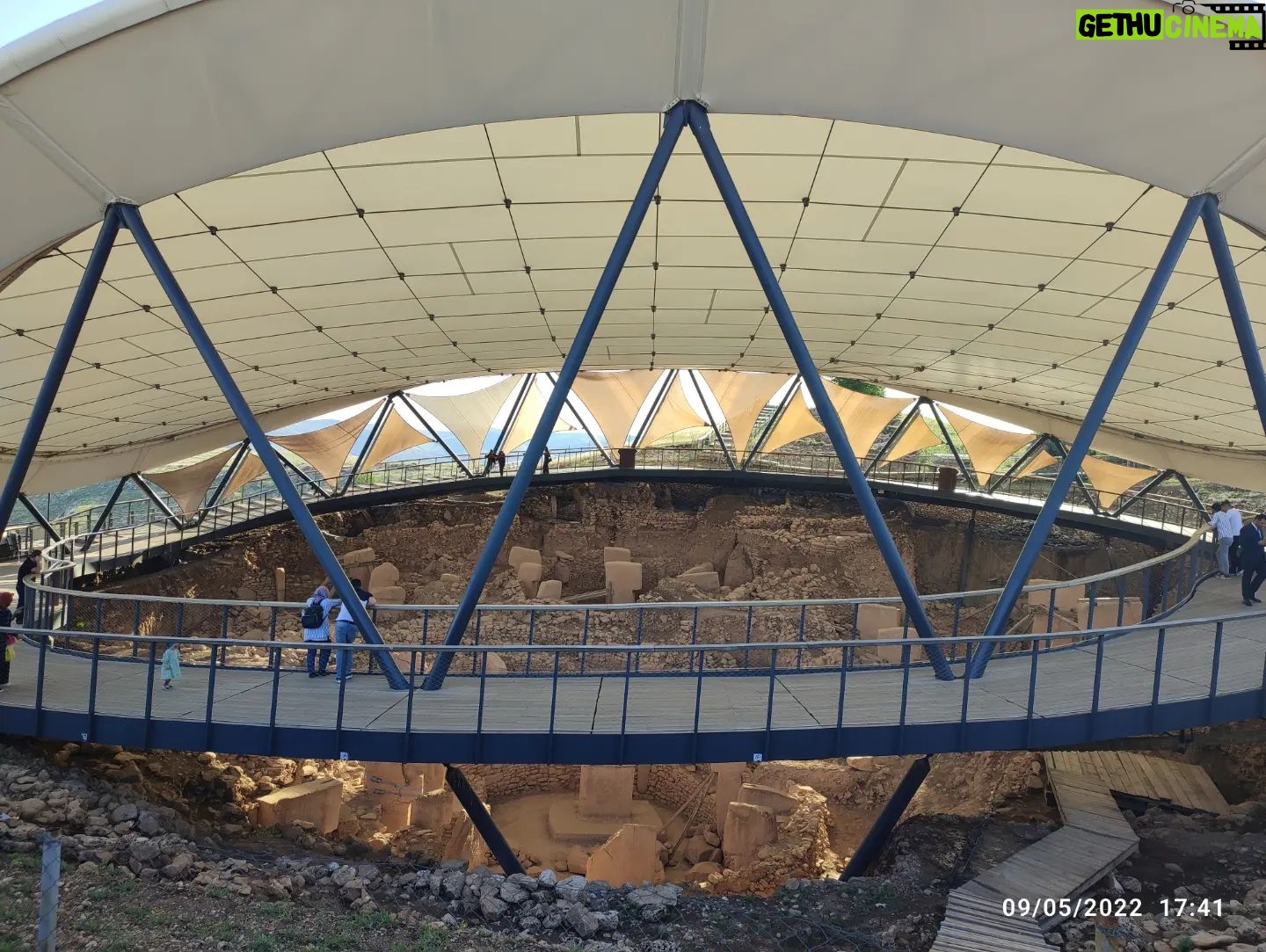 Filiz Ahmet - 6.9K Likes - Same place...same date...2nd time in a row at zero point in time 💫 #göbeklitepe #dünyanın0noktası