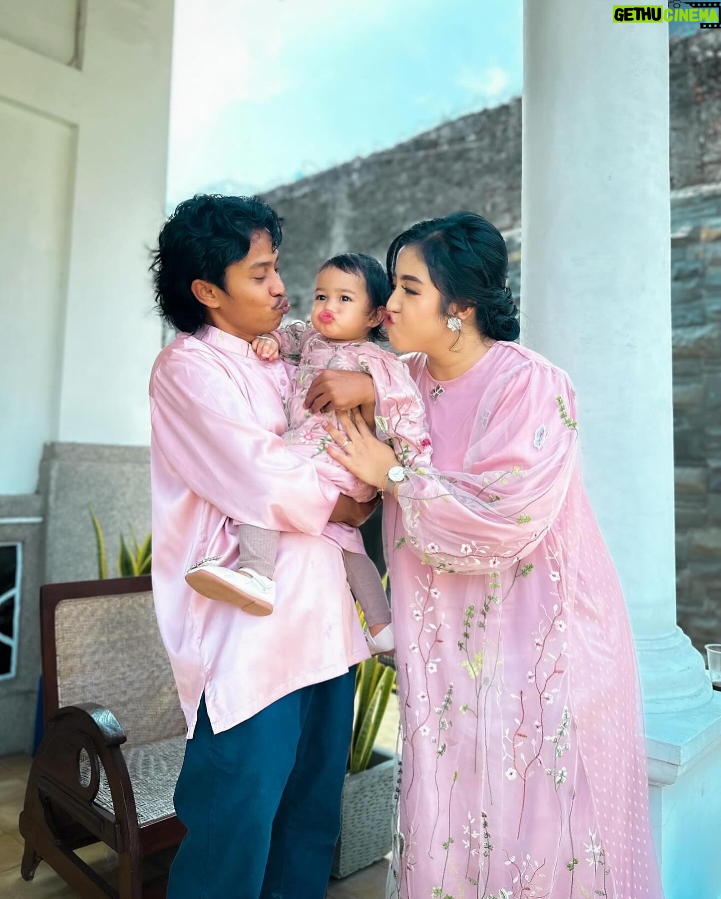 Fitria Rasyidi - 12.4K Likes - Selamat Lebaran, Mohon maaf lahir batin semua 🙏🏻❤️