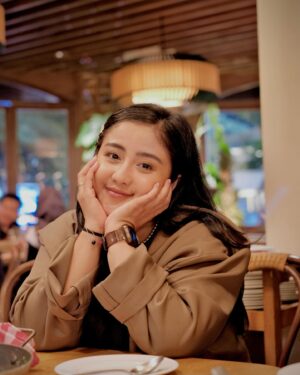 Fitria Rasyidi Instagram - Good friends, good food, good mood, goodday cappucino enyakk😋✨