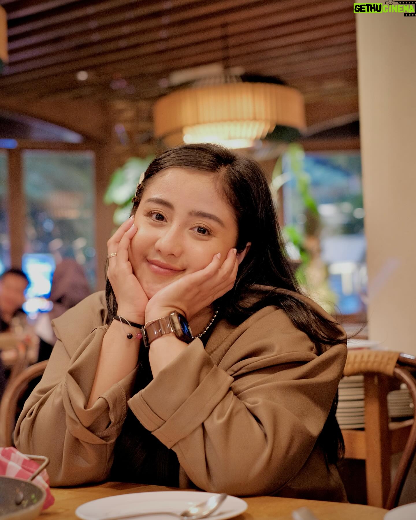 Fitria Rasyidi - 7.8K Likes - Good friends, good food, good mood, goodday cappucino enyakk😋✨