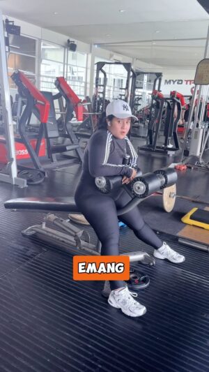 Fitria Rasyidi Instagram - Setelah Lebaran jadi Lebaran bgt 😩 yuk konsisten lagiii olahraga nya! Semangattt ceuuu 😄💪🏻 
Berapa kilo naik timbangan setelah Lebaran ceu?? 

Korset ternyamannn @dreamwaistshaper ❤️ #dreamwaistshaper #korsetlegging #korsetpelangsing
