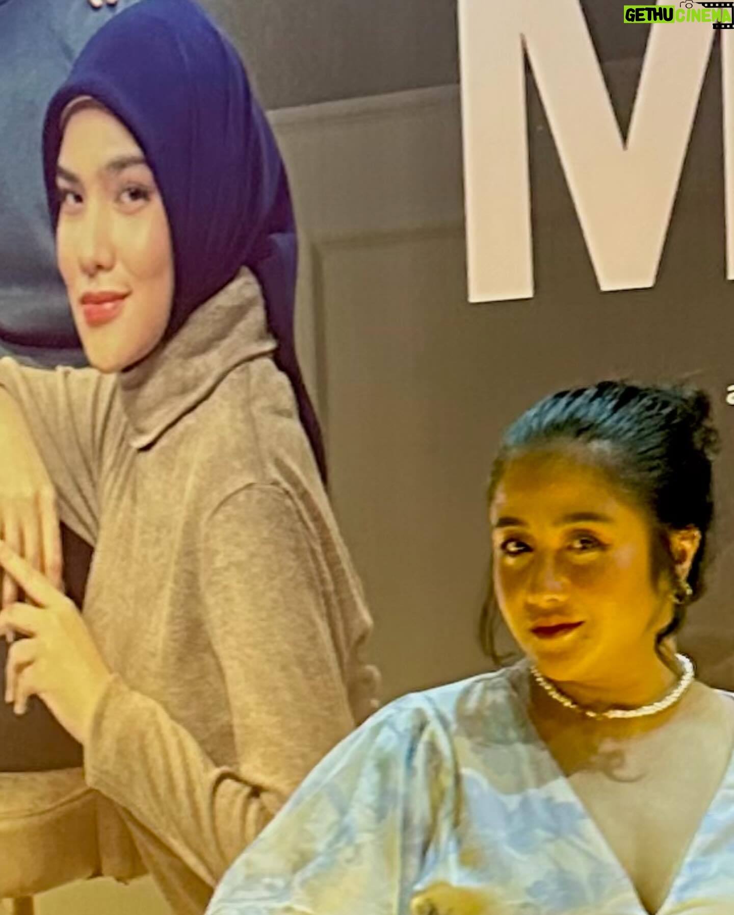 Fitria Rasyidi - 10.8K Likes - Sabar ya niss 🥹aku #teamNisa walaupun aku terlihat seperti Rani pada malam itu.. Satu Kata utk Film ini Raniiiiii Gateliiii!!! 🤬🤯😤 bagus banget filmnya banyak kejutan2 pas di scene2 tengah sampe ending! 🫣
Bangga aku padamu MICIII PETJAHHH 🔥🔥🔥 @michelleziu ❤️