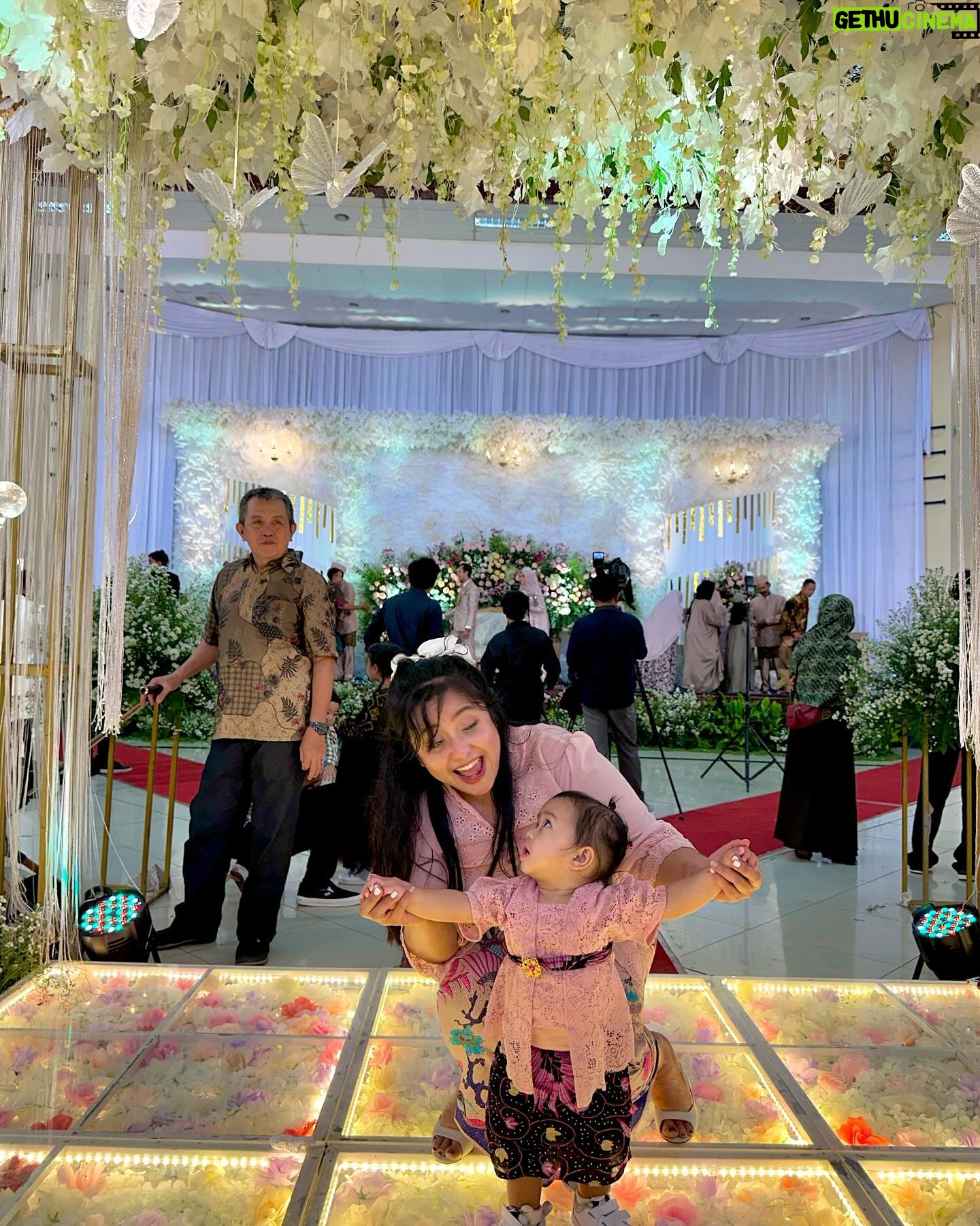 Fitria Rasyidi - 17K Likes - Masih ga percaya ini anaknya @madkucil 🤭
Anak Gadis Kumit Junior Kondangan Pertama kalinya 🤌🏻😍🩷