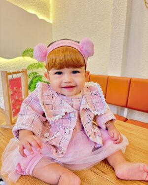 Fitria Rasyidi Instagram - Anak saya cantik, sehat, pintar, sholehah ❤️ 
Gapapa kok hina ibu nya, tapi tolong jangan hina anaknya. Perjuangan utk melahirkan anak ke dunia itu antara hidup dan mati, apakah pantas sesama perempuan seperti itu? Boleh ya sesekali aku down trs Ku share.. ya sebenernya males sih, Sosmed saya pengen kasih yg baik2 yg happy2 aja cuma soal anak jujur gabisa tahan.. 😭💔 semoga kita selalu bisa menjaga lisan atau ketikan kita terhadap sesamanya utk tidak menyakiti hati sesamanya… jangan berlindung dibalik kata “Canda, baper bgt” plis your cruel!