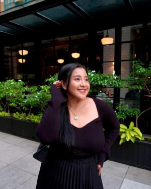 Fitria Rasyidi Instagram - Mode serius 🖤
