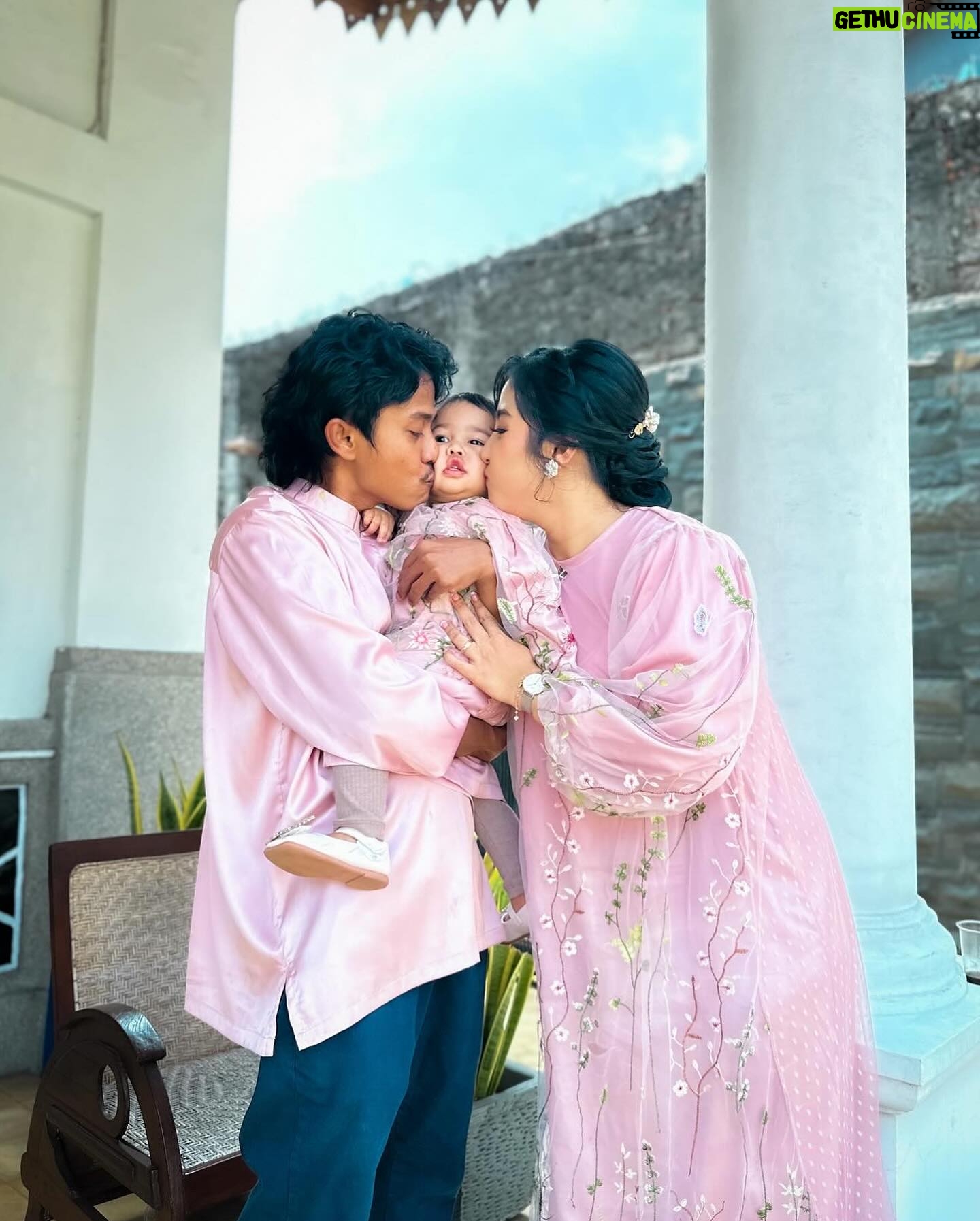 Fitria Rasyidi - 12.4K Likes - Selamat Lebaran, Mohon maaf lahir batin semua 🙏🏻❤️