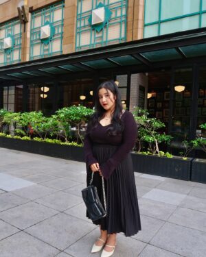 Fitria Rasyidi Instagram - Mode serius 🖤